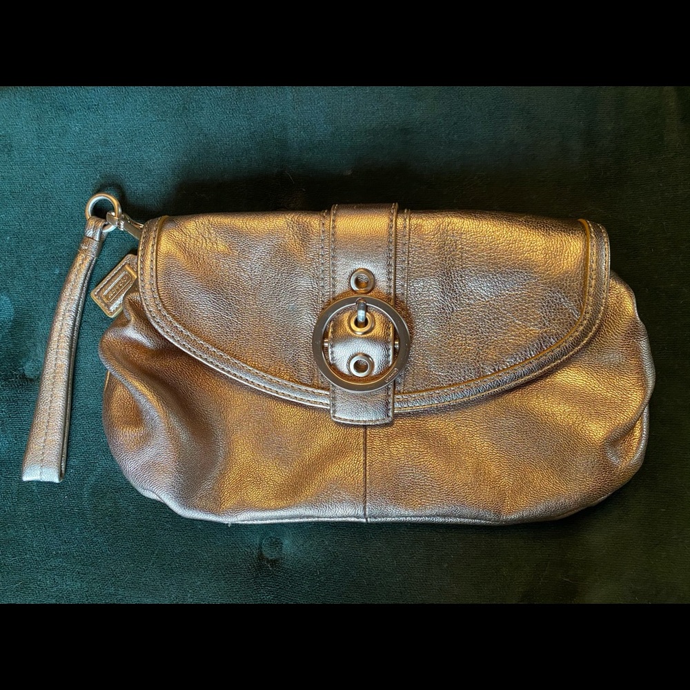 VGUC Coach gold/bronze clutch purse